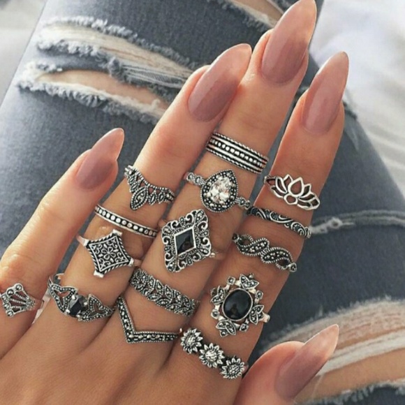Jewelry - 15 Piece Black Boho Ring Set